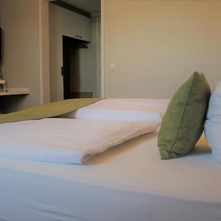 Hotel Eifelbraeu Битбург Экстерьер фото