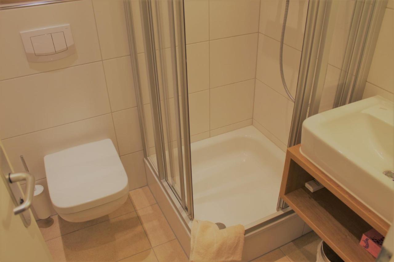 Hotel Eifelbraeu Битбург Экстерьер фото