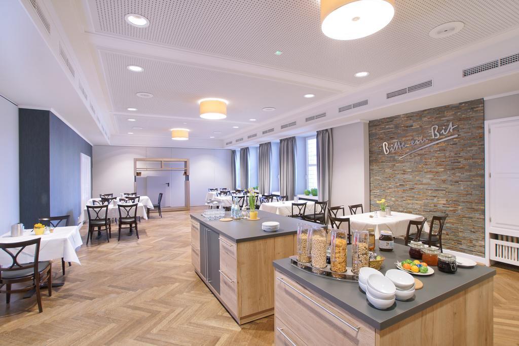 Hotel Eifelbraeu Битбург Экстерьер фото